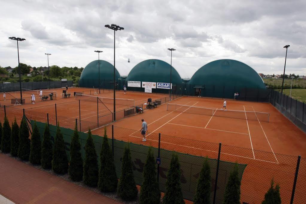 Hotel Restauracja Tenis Kortowo Poznan Exterior photo